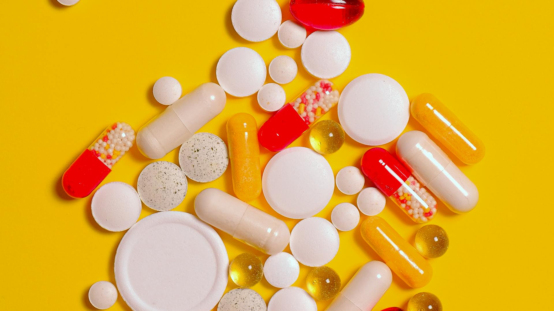 Premium softgel capsules ready for private label branding — Admetus Lifesciences contract manufacturer, Haryana